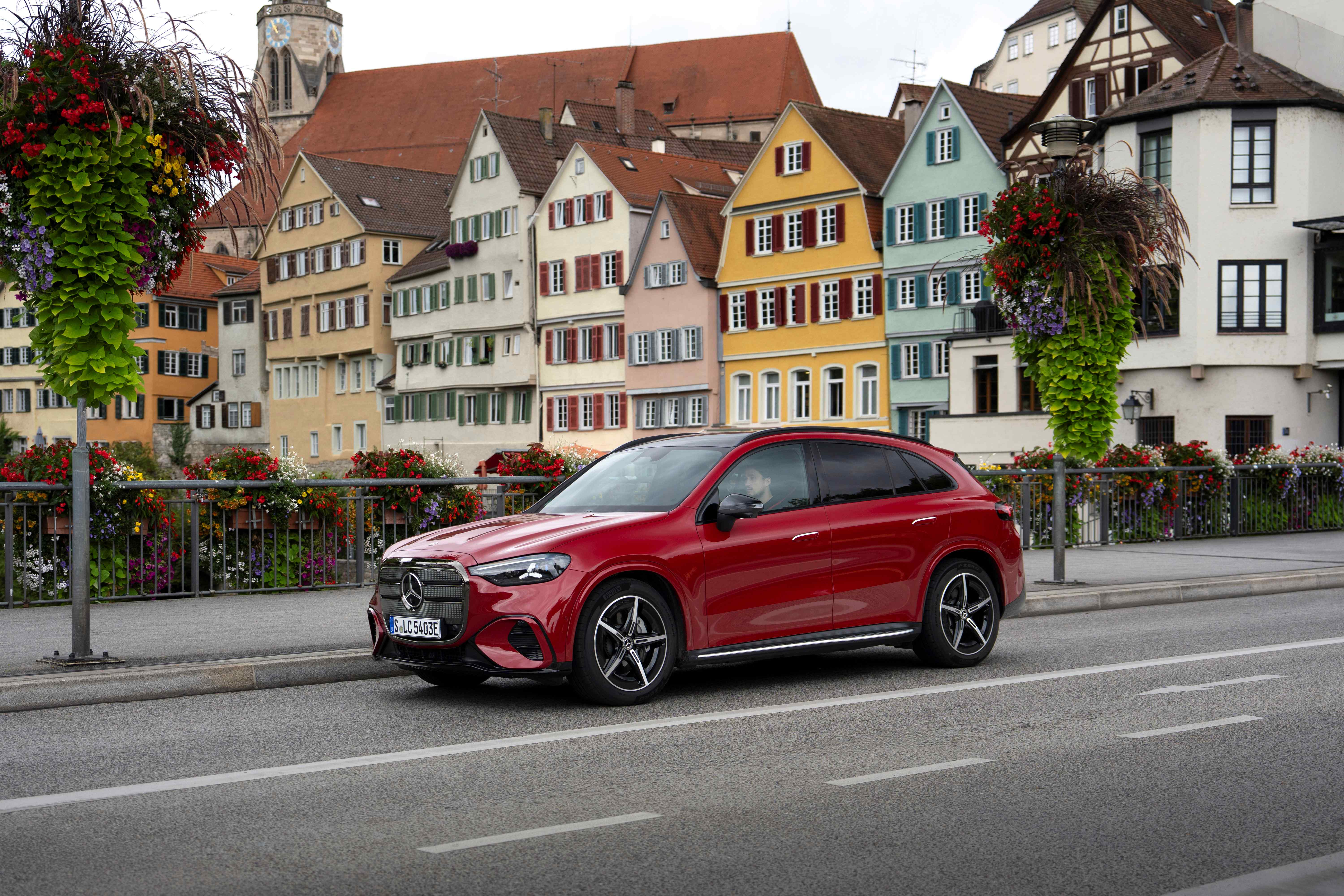 India’s Luxury Electric Car Sales Rise 61%, GLC Draws Bookings