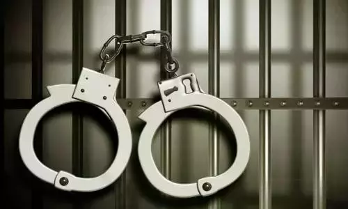 Kurnool: Gold Appraiser Arrested for Replacing Original Ornaments with Fake Gold Kurnool: Gold Appraiser Arrested for Replacing Original Ornaments with Fake Gold