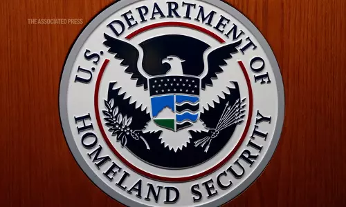 Immigration Agents Shoot a Man During Arrest in New York City Immigration Agents Shoot a Man During Arrest in New York City