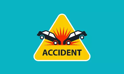 Dharwad: 4 Killed in Car-Goods Vehicle Collision Dharwad: 4 Killed in Car-Goods Vehicle Collision