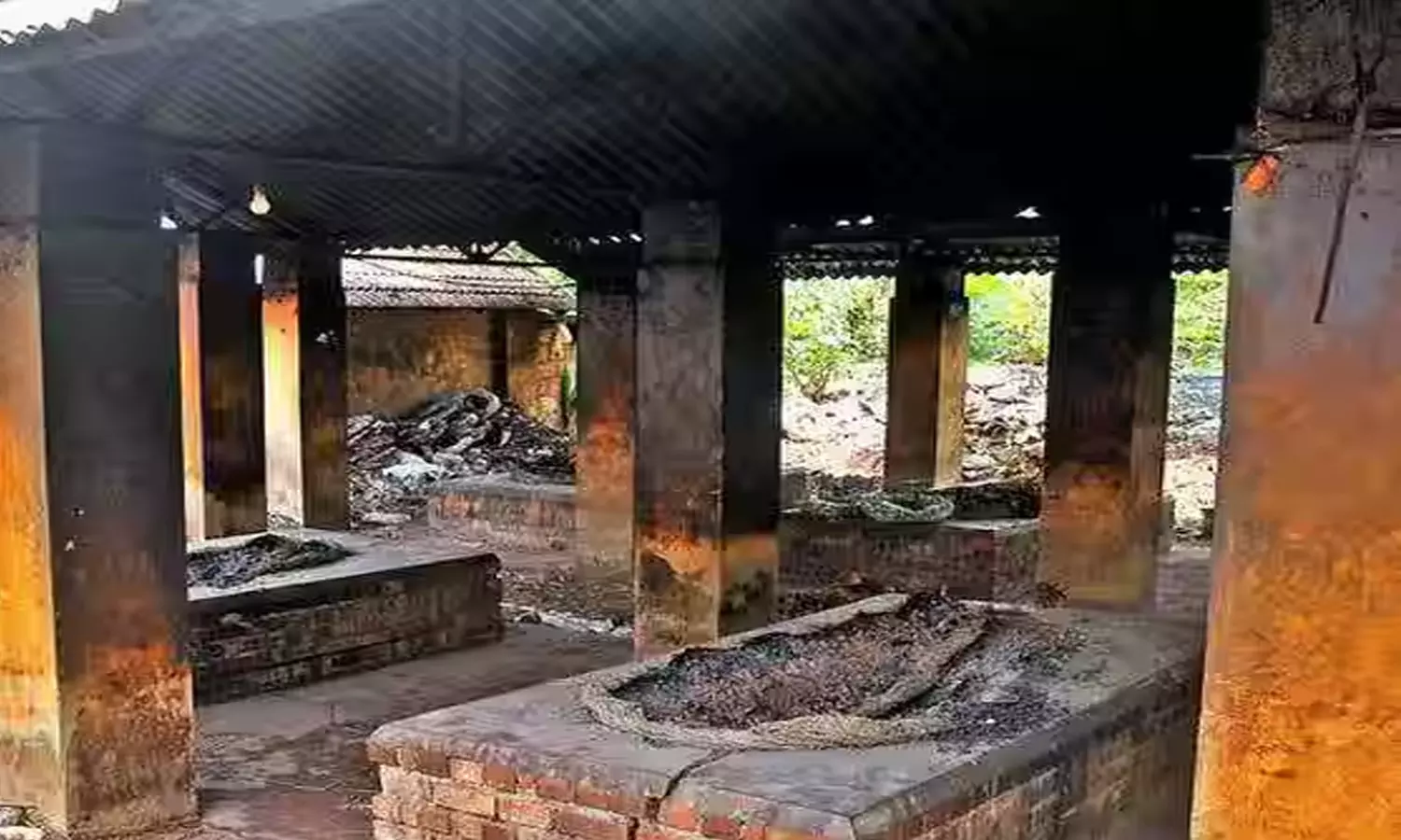 TN Caste Dispute: Dalits Forced to Prostrate Over Burial Ground Access TN Caste Dispute: Dalits Forced to Prostrate Over Burial Ground Access