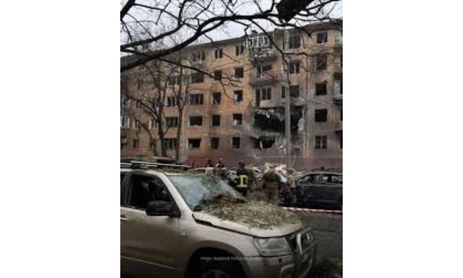 Zaporizhzhia Strike Kills Civilians as Diesel Sanctions Are Lifted