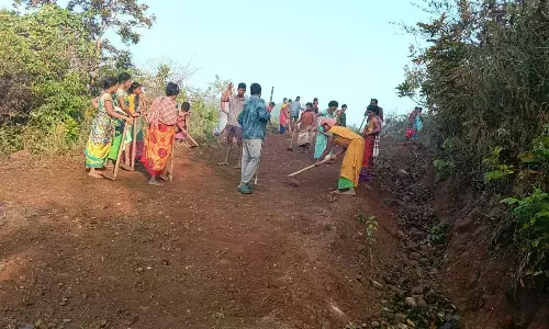 Tribal Villagers Seek Resumption Of Stalled Road Works In Anakapalli Agency Tribal Villagers Seek Resumption Of Stalled Road Works In Anakapalli Agency