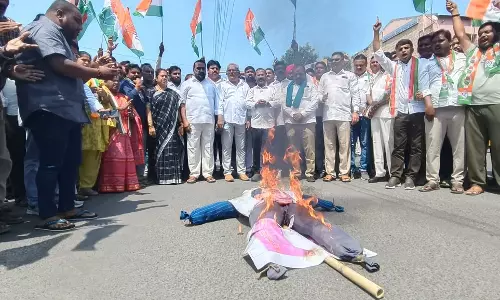 Congress MLA Naini Accuses KCR Of Dividing Warangal For Political Gains Congress MLA Naini Accuses KCR Of Dividing Warangal For Political Gains