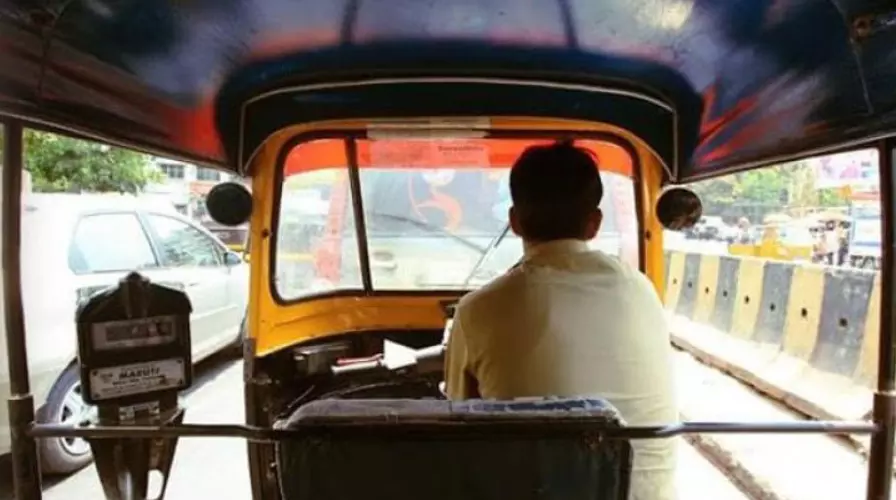 Nalgonda: Two Minor Girls Escape Kidnap Attempt by Auto Driver Nalgonda: Two Minor Girls Escape Kidnap Attempt by Auto Driver