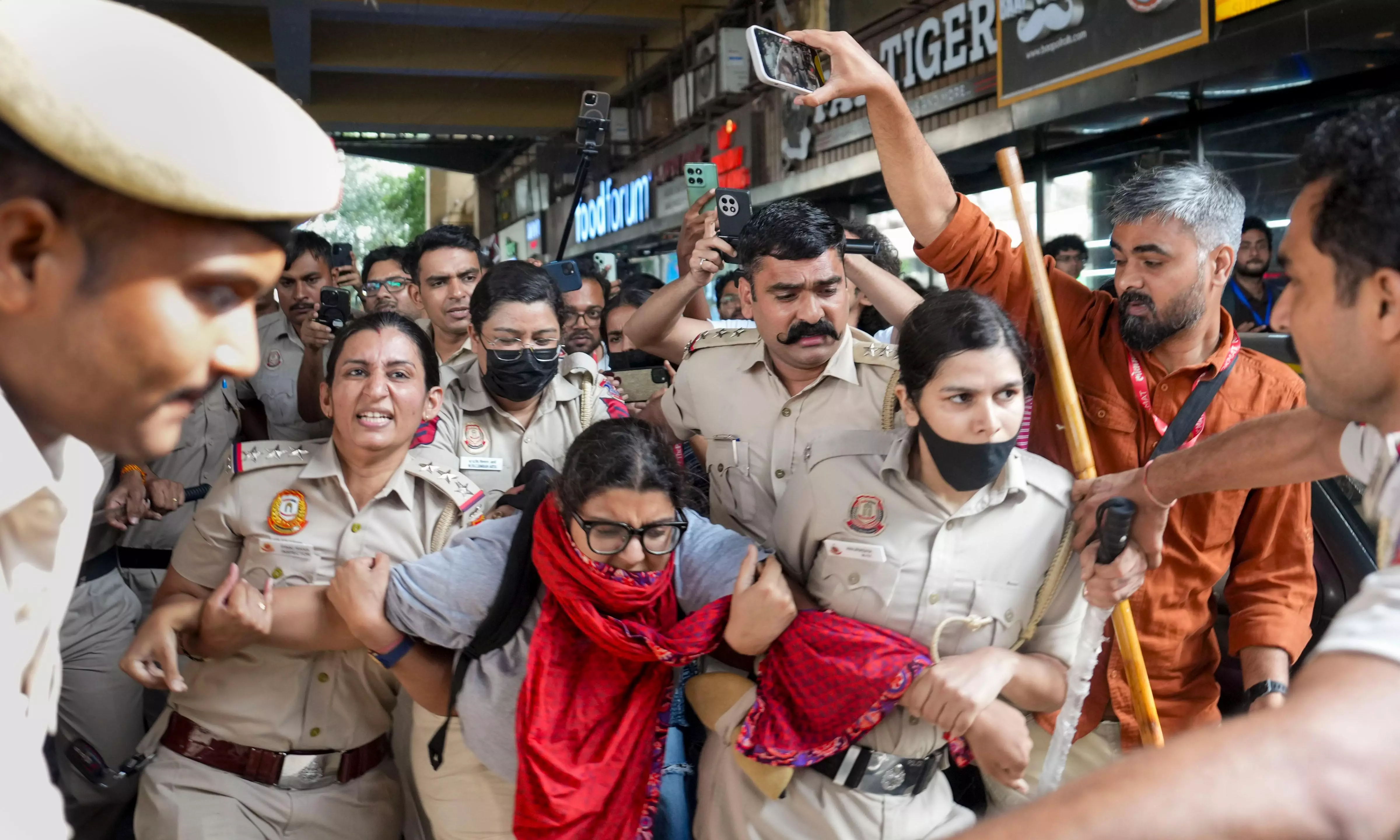Journalists Detained, Roughed Up During Delhi Protests