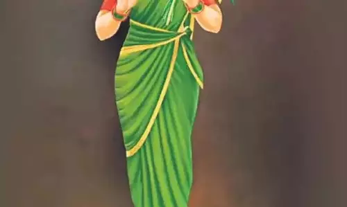 Nalgonda: BRS Protests After Indiramma Sari Is Draped on Telangana Thalli Statue