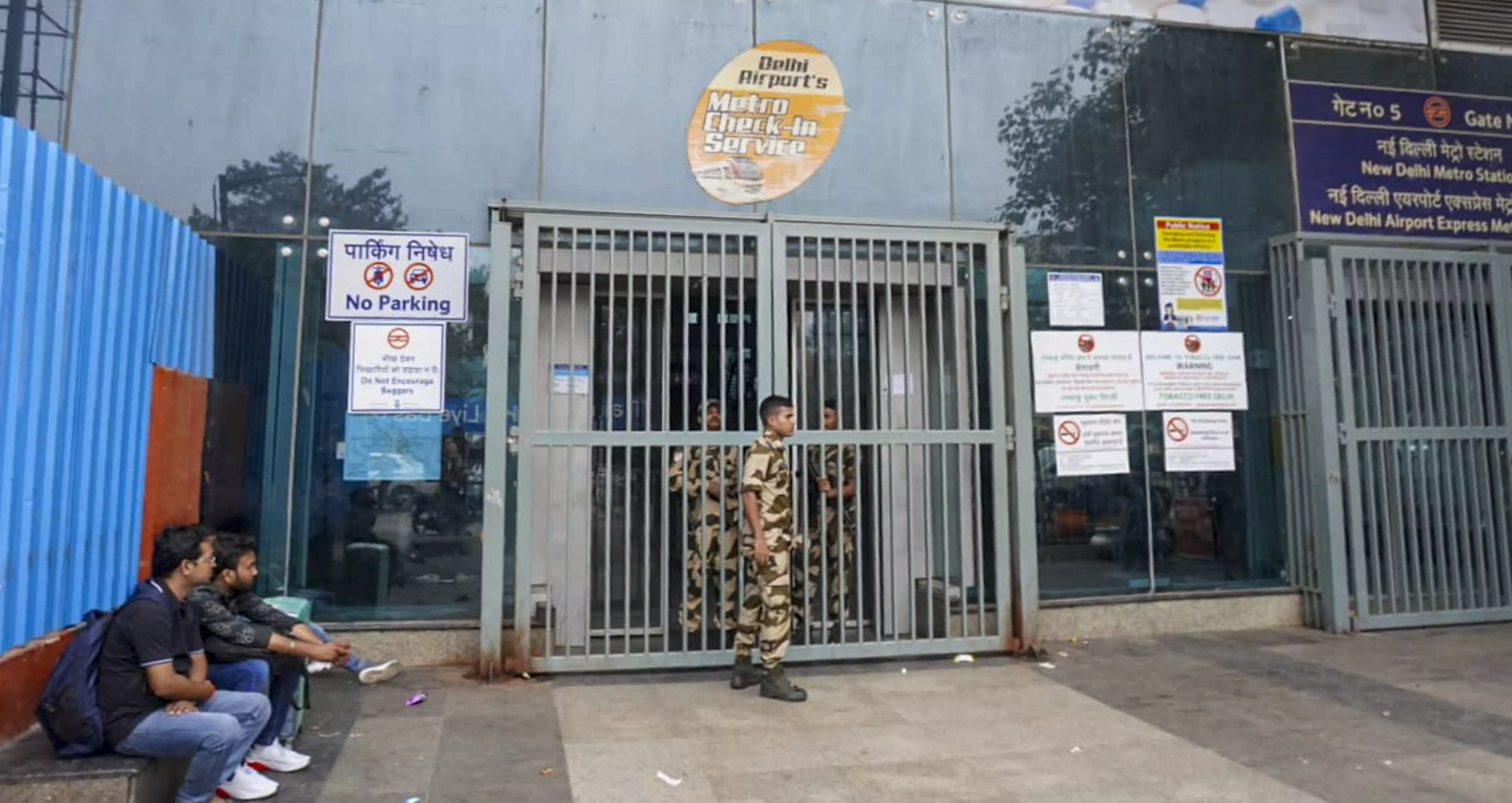 Delhi Metro Shuts Six Stations Amid Congress Call for Protest March Delhi Metro Shuts Six Stations Amid Congress Call for Protest March