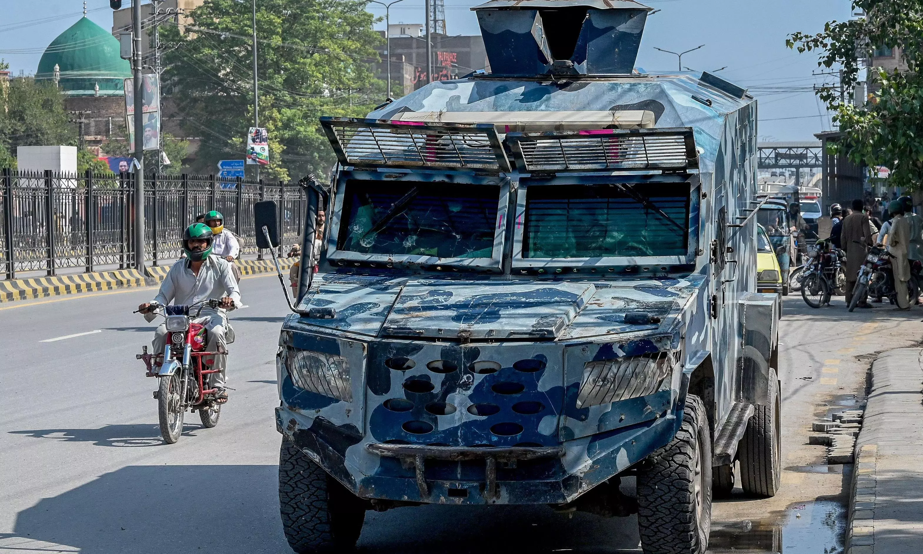 Pakistan Police Detain Hundreds From Ex-PM Khan’s Party In Northern Province Pakistan Police Detain Hundreds From Ex-PM Khan’s Party In Northern Province