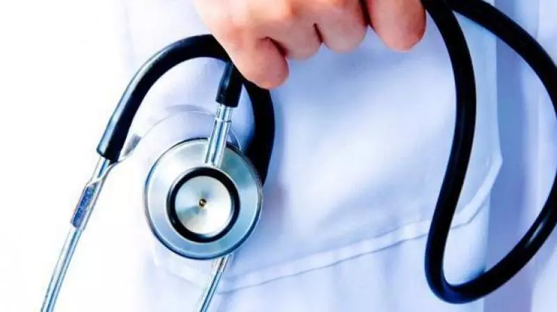 Doctors Leave Tube, Cotton Inside Woman’s Uterus After Delivery Doctors Leave Tube, Cotton Inside Woman’s Uterus After Delivery
