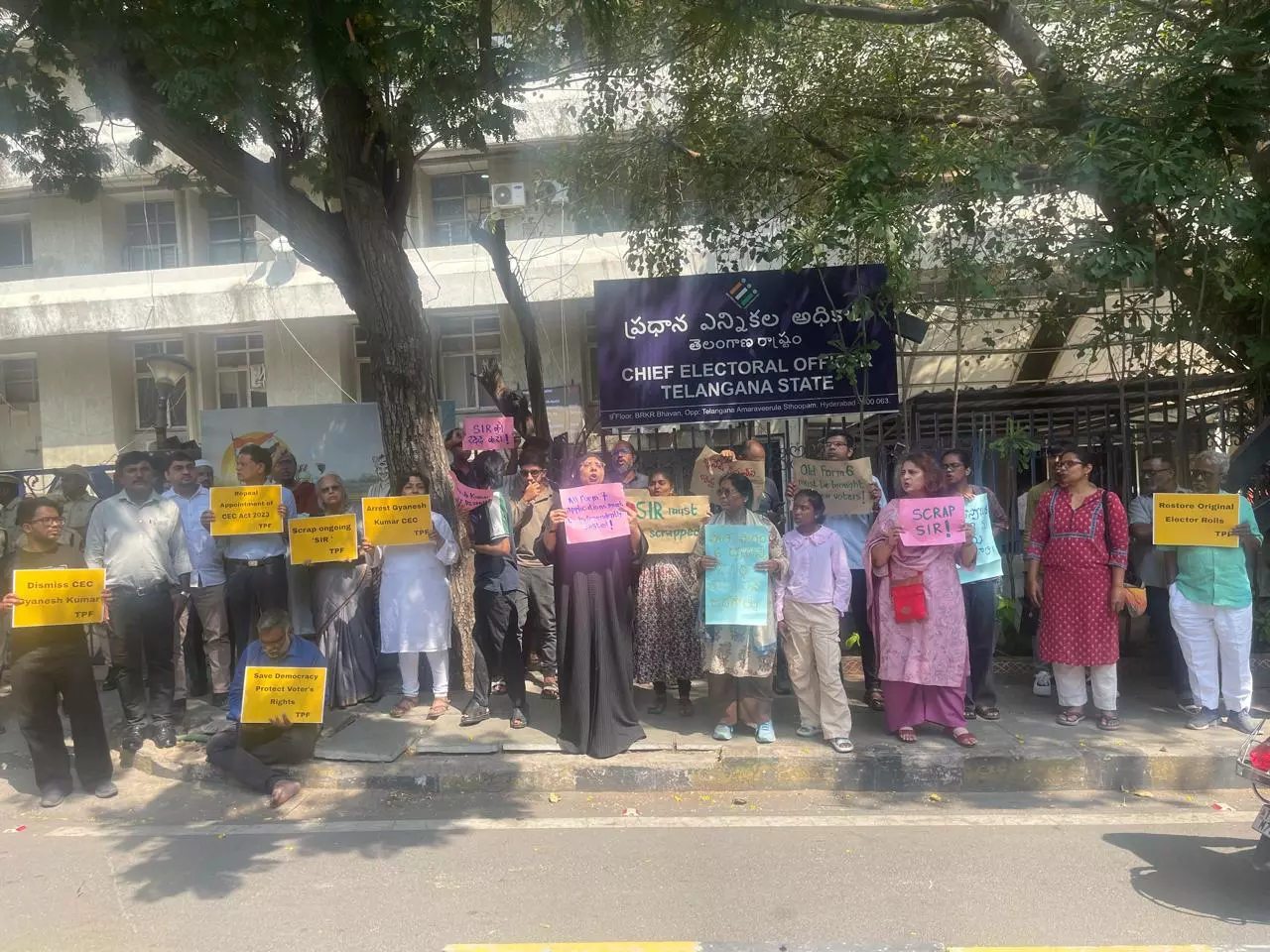 Anti-SIR Protests Reach Hyderabad: Students, Civil Groups Stage Demo at CEO Office Demanding Voter List Scrutiny Anti-SIR Protests Reach Hyderabad: Students, Civil Groups Stage Demo at CEO Office Demanding Voter List Scrutiny