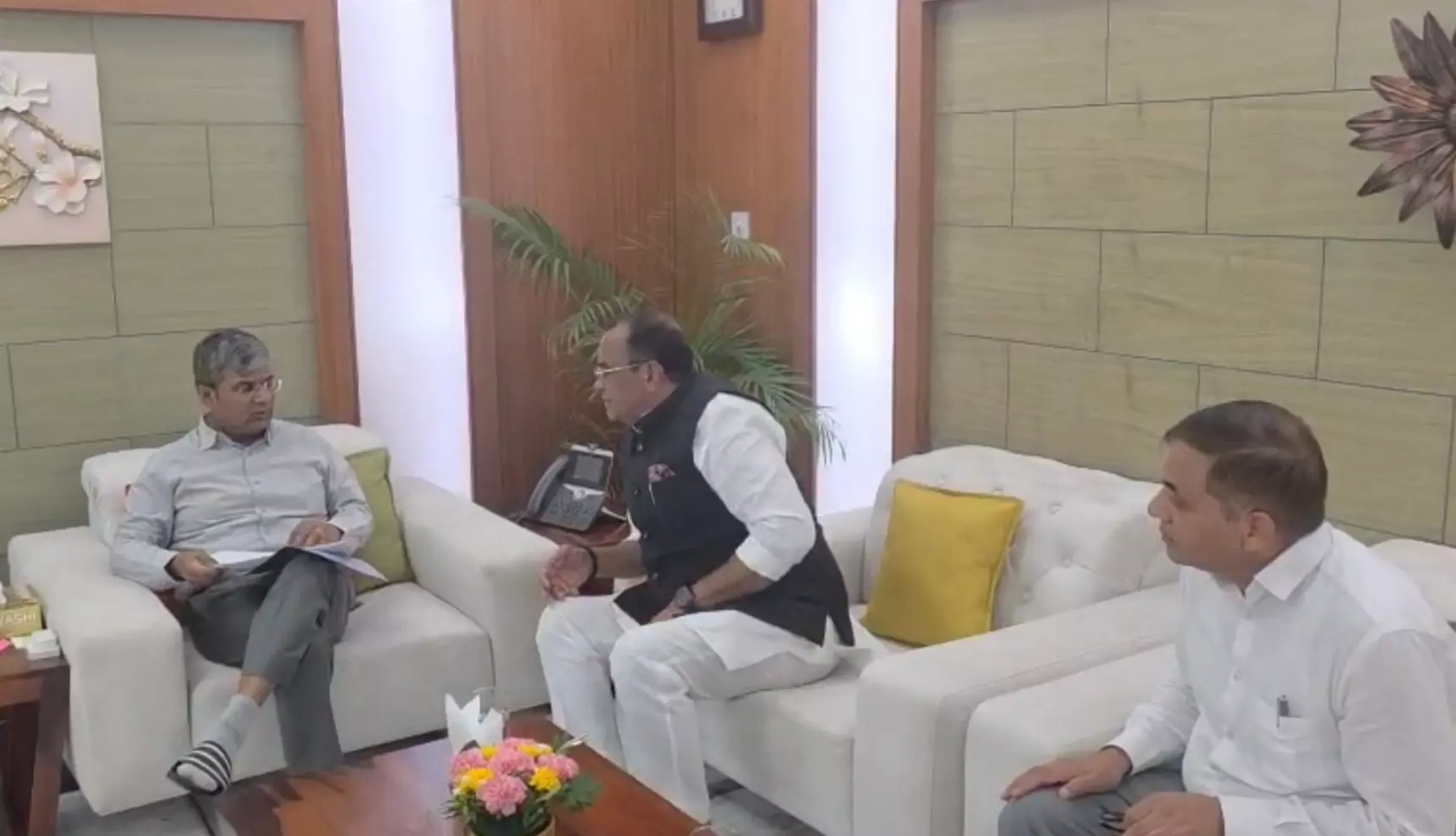 Hyderabad–Vijayawada NH-65 Six-Laning Works to Begin in January 2027; NHAI Sets Nov 11 Bid Deadline Hyderabad–Vijayawada NH-65 Six-Laning Works to Begin in January 2027; NHAI Sets Nov 11 Bid Deadline