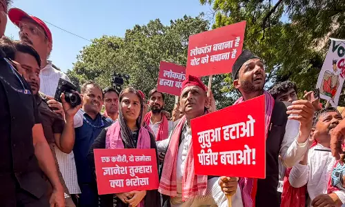 Akhilesh Alleges EC-BJP Nexus, Claims Multiple Entries In Voter List Akhilesh Alleges EC-BJP Nexus, Claims Multiple Entries In Voter List