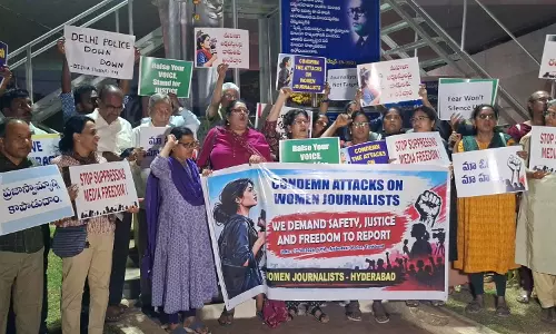 Hyderabad: Women Journalists Protest at Tank Bund Over Alleged Assaults and Harassment in Delhi