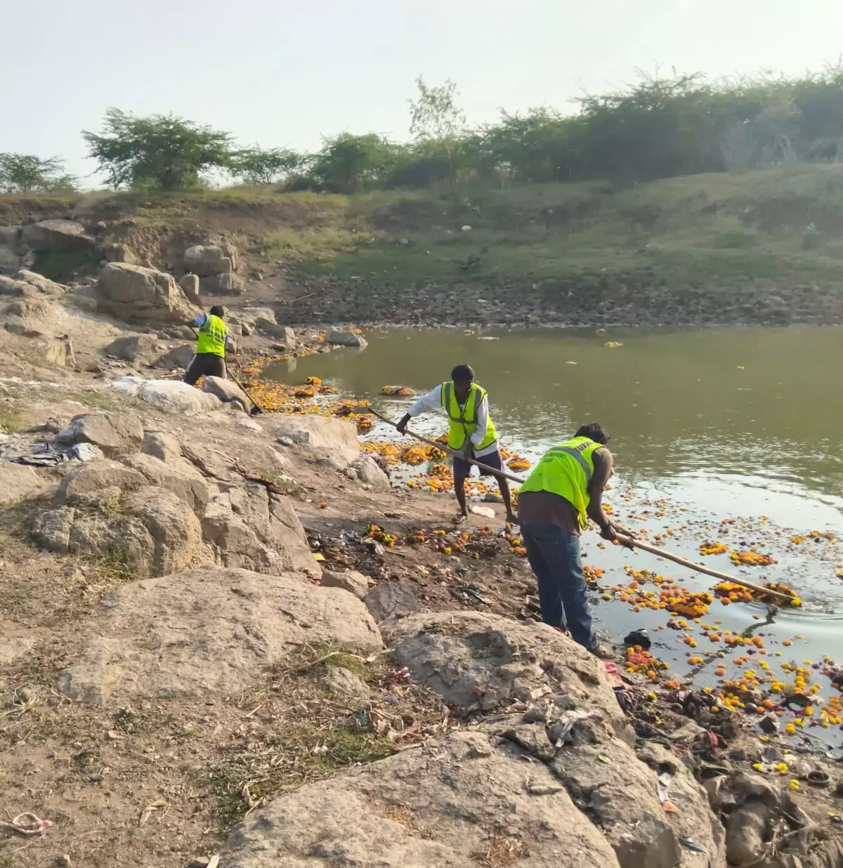 Hyderabad: HYDRAA Steps Up Lake Cleaning, Clears Inlets to Improve Rainwater Flow Hyderabad: HYDRAA Steps Up Lake Cleaning, Clears Inlets to Improve Rainwater Flow
