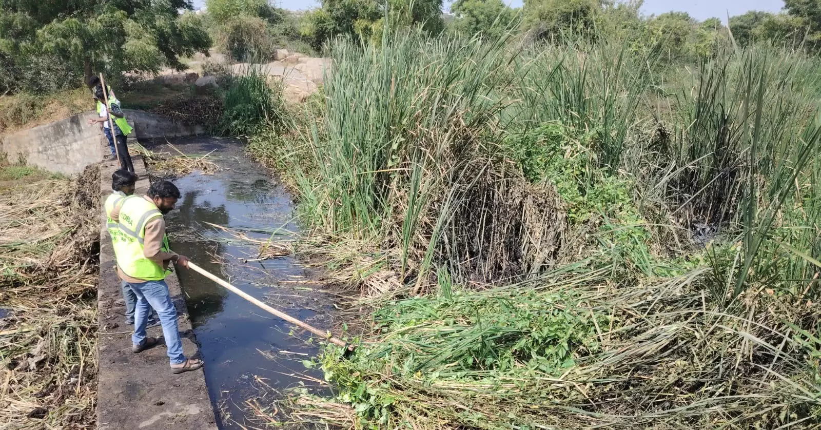 Hyderabad: HYDRAA Steps Up Lake Cleaning, Clears Inlets to Improve Rainwater Flow Hyderabad: HYDRAA Steps Up Lake Cleaning, Clears Inlets to Improve Rainwater Flow