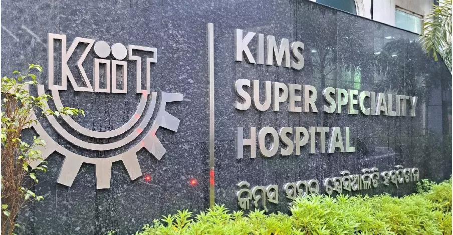 Odishas KIMS Performs First Corneal Transplant, Restores Vision Of 37-Year-Old Odishas KIMS Performs First Corneal Transplant, Restores Vision Of 37-Year-Old