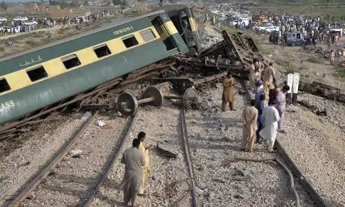 Passenger Train Derails In Pakistan, At Least 4 Killed, 30 Injured Passenger Train Derails In Pakistan, At Least 4 Killed, 30 Injured