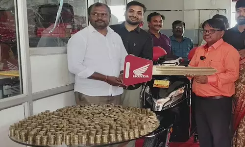 Mancherial Man Buys Rs 1.23 Lakh Scooter With Rs 10 Coins Saved For 3 Years Mancherial Man Buys Rs 1.23 Lakh Scooter With Rs 10 Coins Saved For 3 Years