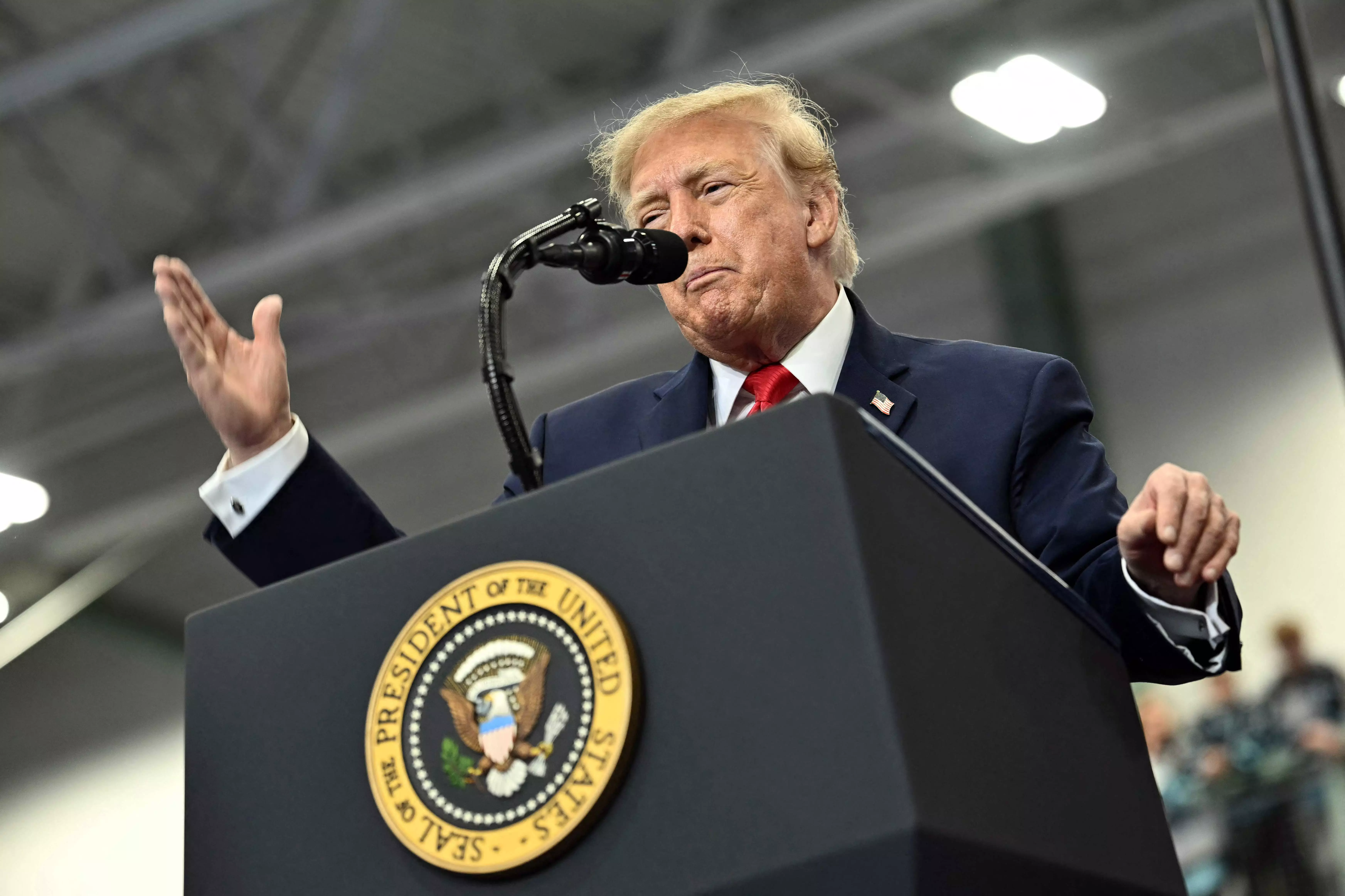Trump Says US Continues Intelligence Sharing With Ukraine, Seeks End to Russia War Trump Says US Continues Intelligence Sharing With Ukraine, Seeks End to Russia War