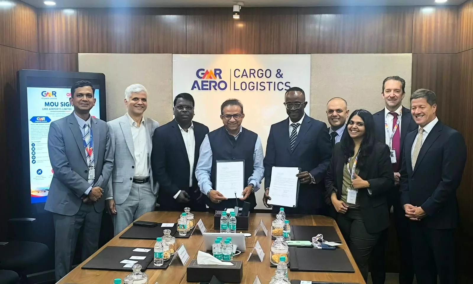 Aramex Signs MoU With GMR Airports Limited to Strengthen Express and Freight Logistics Aramex Signs MoU With GMR Airports Limited to Strengthen Express and Freight Logistics