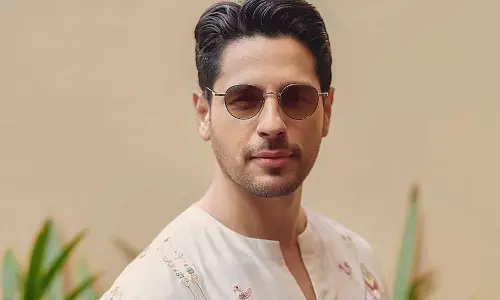 Sidharth Malhotra Injures His Leg Sidharth Malhotra Injures His Leg