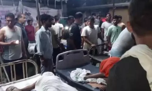 Bihar Boat Capsize: Rescue Efforts Underway to Trace Missing Persons Bihar Boat Capsize: Rescue Efforts Underway to Trace Missing Persons