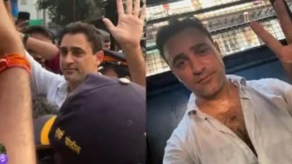 Anti-CEC Stir: Actor Imran Khan Asked to Leave India by Oct 28 Anti-CEC Stir: Actor Imran Khan Asked to Leave India by Oct 28