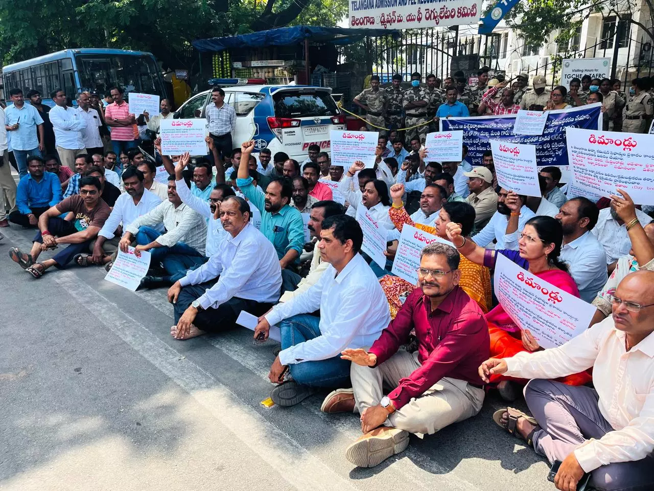 Contract Teachers From 12 Telangana State Universities Stage Dharna Against GO 31 Contract Teachers From 12 Telangana State Universities Stage Dharna Against GO 31
