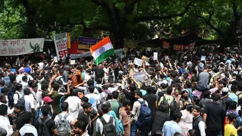 27-yr-old Turns Jantar Mantar Protest Into Viral Video game 27-yr-old Turns Jantar Mantar Protest Into Viral Video game