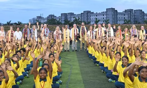 US Senator, Mayors Visit KIIT, KISS; 10 Honoured With Lifetime Achievement Awards US Senator, Mayors Visit KIIT, KISS; 10 Honoured With Lifetime Achievement Awards