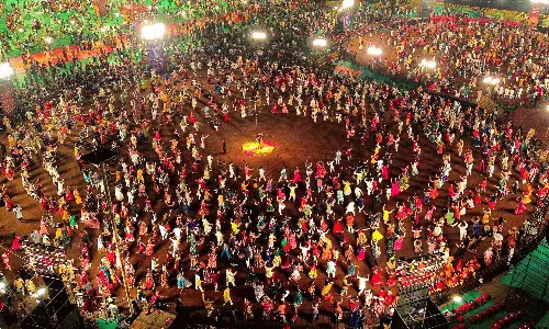 Non-Hindus Asked to Leave Ahmedabad Garba Event; Singer Says ‘Not My Message’