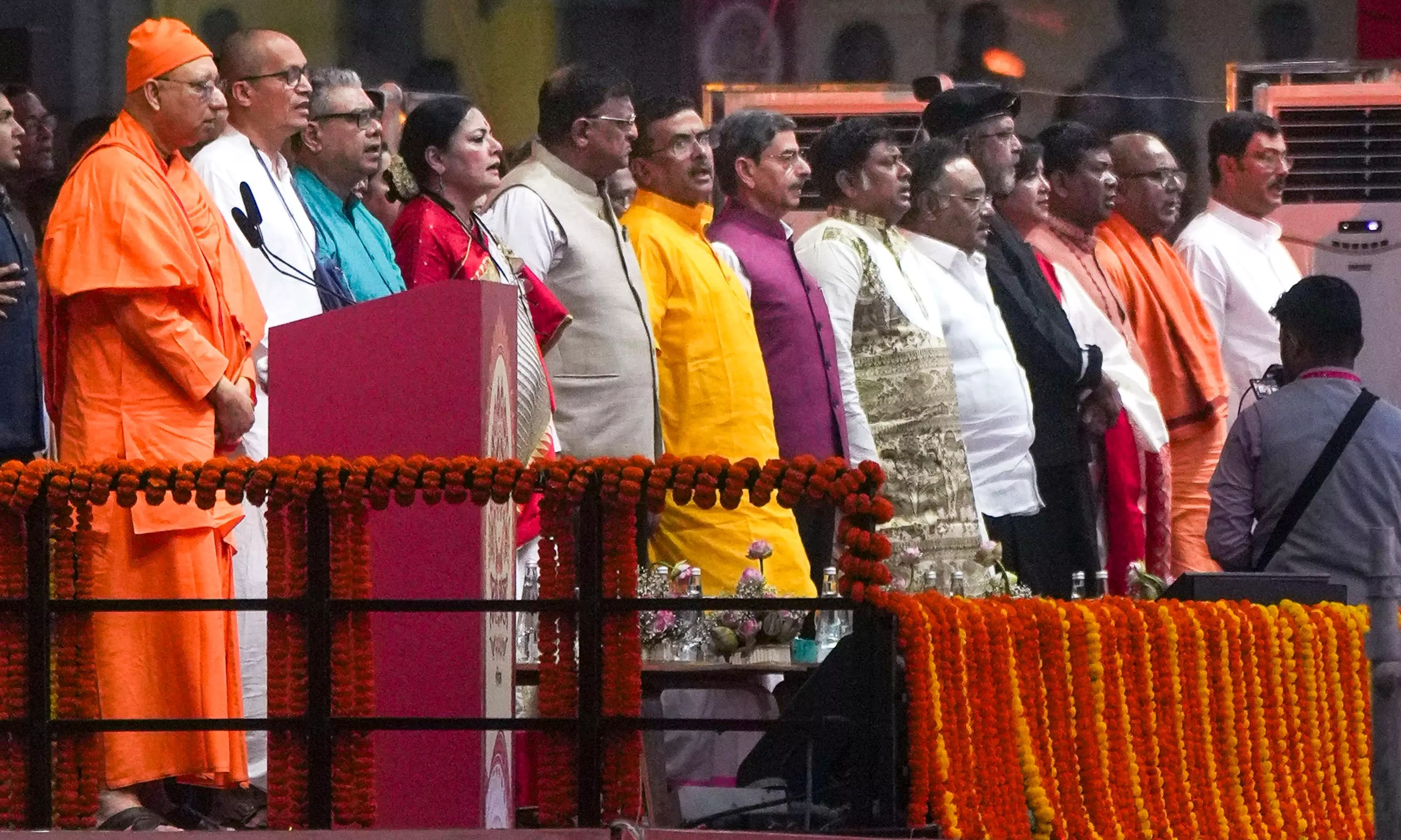 Bengal Durga Puja Mirrors Political Shift: BJP Rises as TMC Slides Bengal Durga Puja Mirrors Political Shift: BJP Rises as TMC Slides