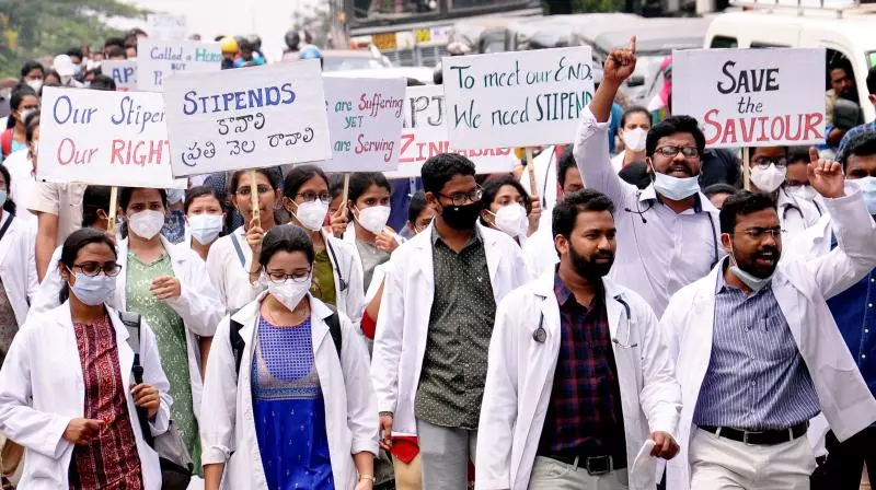 Telangana FMG Interns Conducted Peaceful Swabhiman Rally from Jalavihar to People’s Plaza Telangana FMG Interns Conducted Peaceful Swabhiman Rally from Jalavihar to People’s Plaza