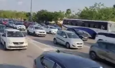 Heavy Traffic on Hyderabad-Vijayawada Highway Ahead of Dasara Heavy Traffic on Hyderabad-Vijayawada Highway Ahead of Dasara