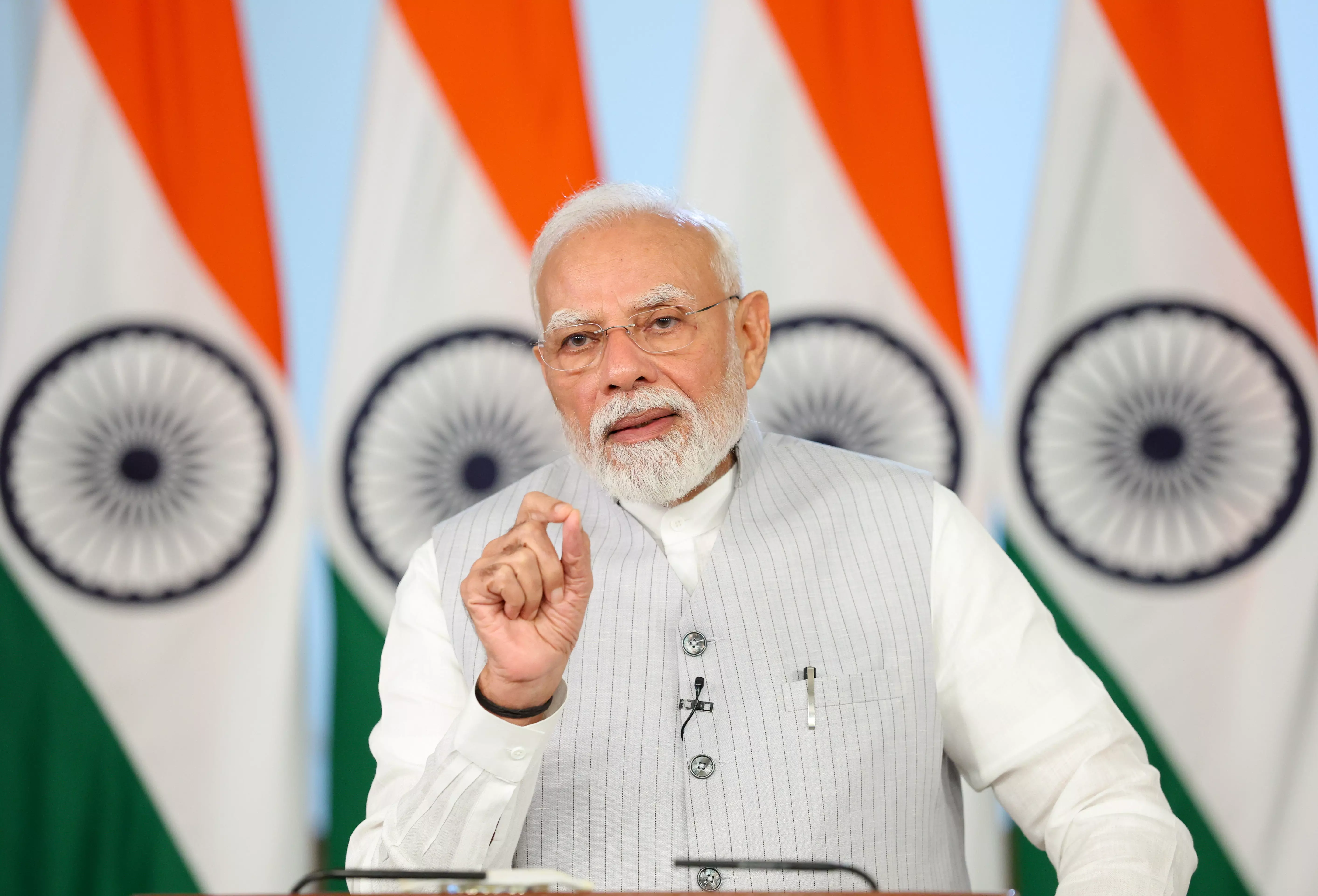 PM Modi Announces Rs 2 Lakh Ex-Gratia for Kolkata Stampede Victims PM Modi Announces Rs 2 Lakh Ex-Gratia for Kolkata Stampede Victims