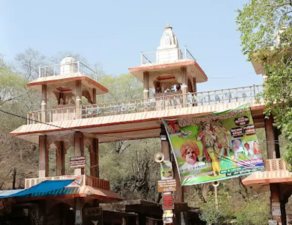 MP: 12 Dead as Truck Runs Over Devotees Near Gwalior Temple MP: 12 Dead as Truck Runs Over Devotees Near Gwalior Temple
