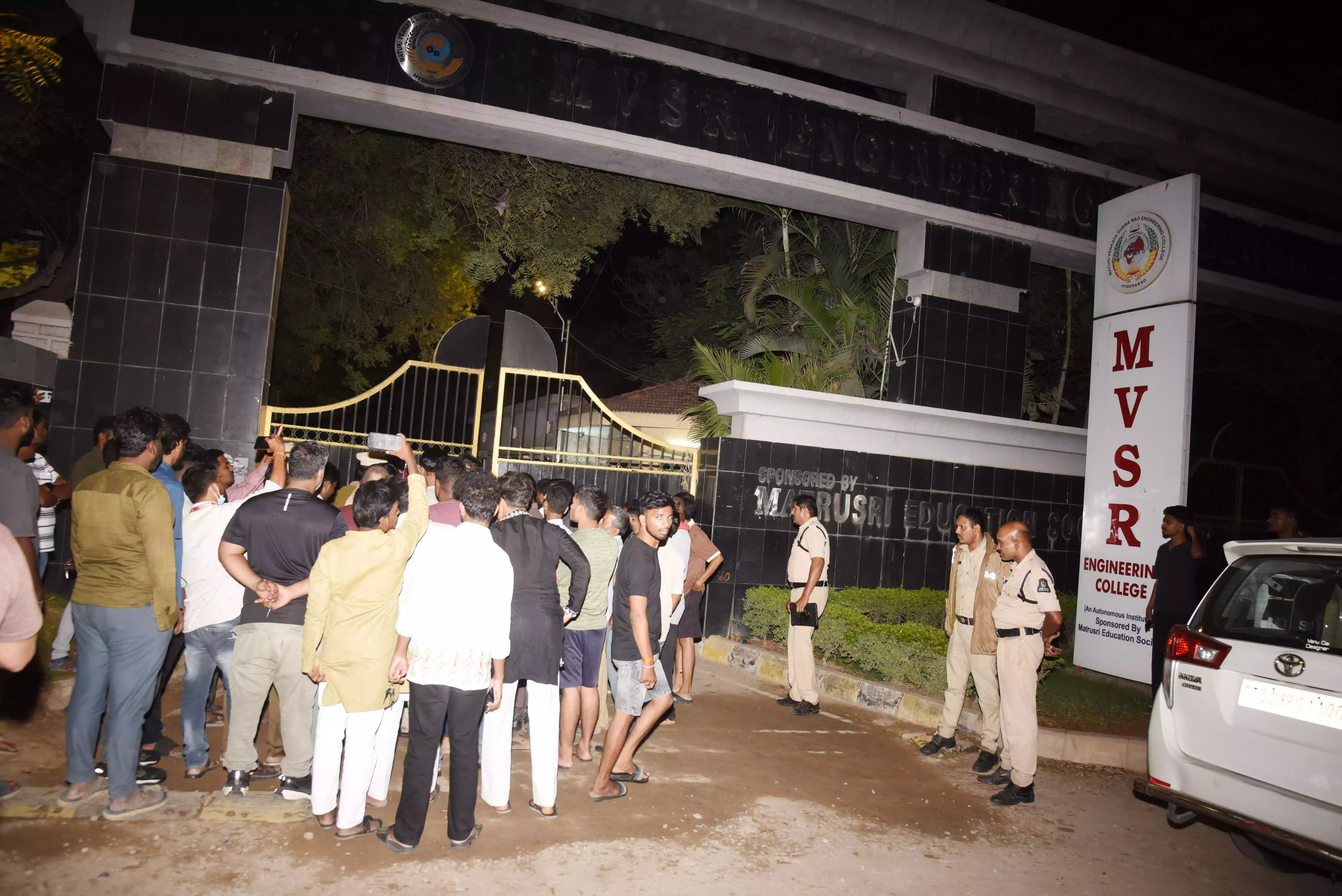 MVSR College: Negligence Blamed For Dandiya Collapse MVSR College: Negligence Blamed For Dandiya Collapse