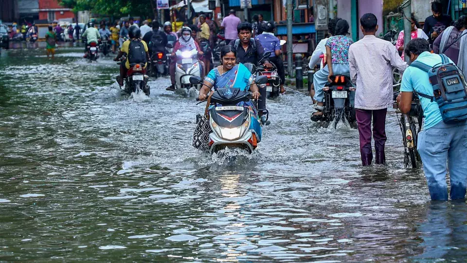 Orange Alert: Chengalpet Collector Asks Officials To Keep Machinery Ready For Rescue Operations Orange Alert: Chengalpet Collector Asks Officials To Keep Machinery Ready For Rescue Operations