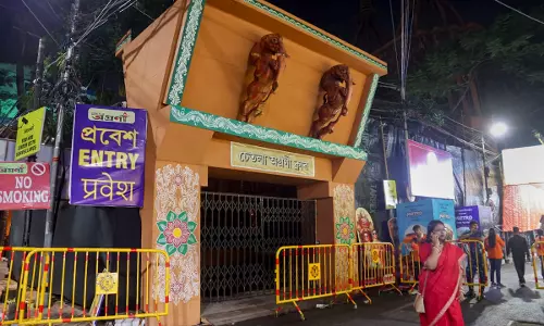 Police Order Temporary Closure of Major Durga Puja Pandals in Kolkata