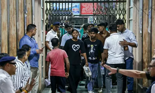 Leaders Express Grief Over Kolkata Durga Puja Stampede