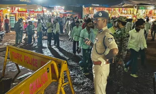 MP: 15 Dead, 26 Injured as Truck Runs Over Devotees at Gwalior Temple MP: 15 Dead, 26 Injured as Truck Runs Over Devotees at Gwalior Temple