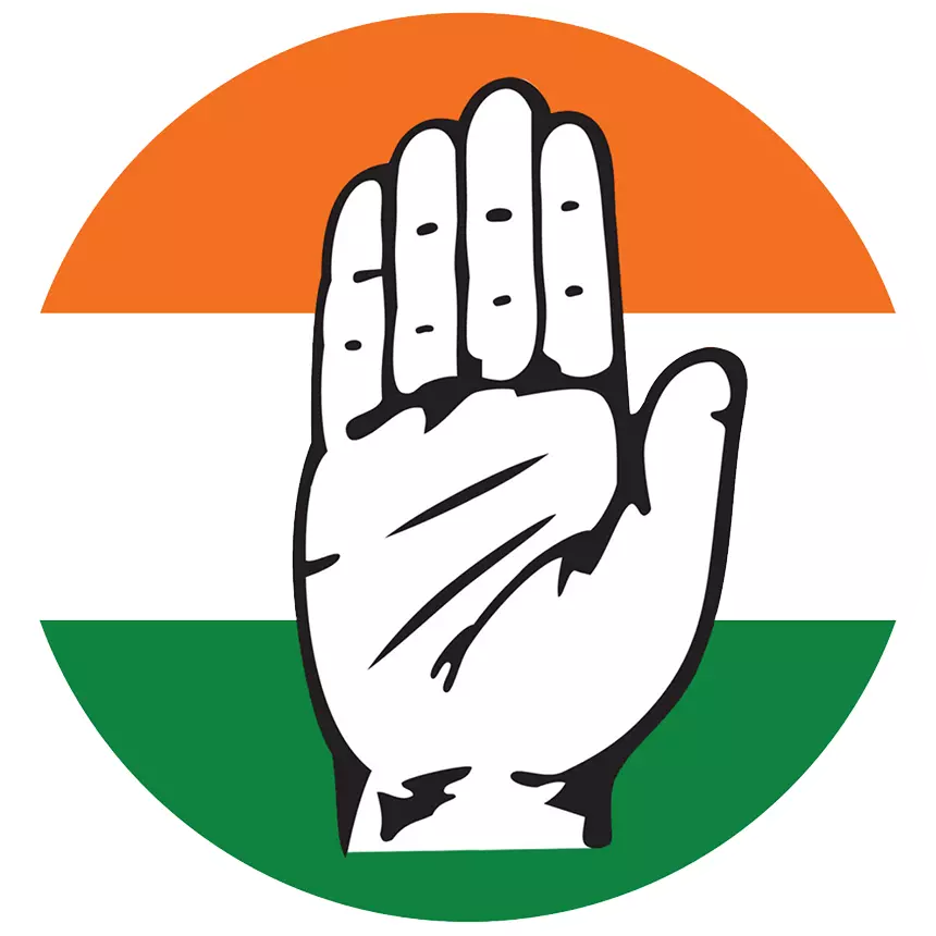 Congress Groups Clash During Saddula Bathukamma Celebrations At Thallapet Congress Groups Clash During Saddula Bathukamma Celebrations At Thallapet
