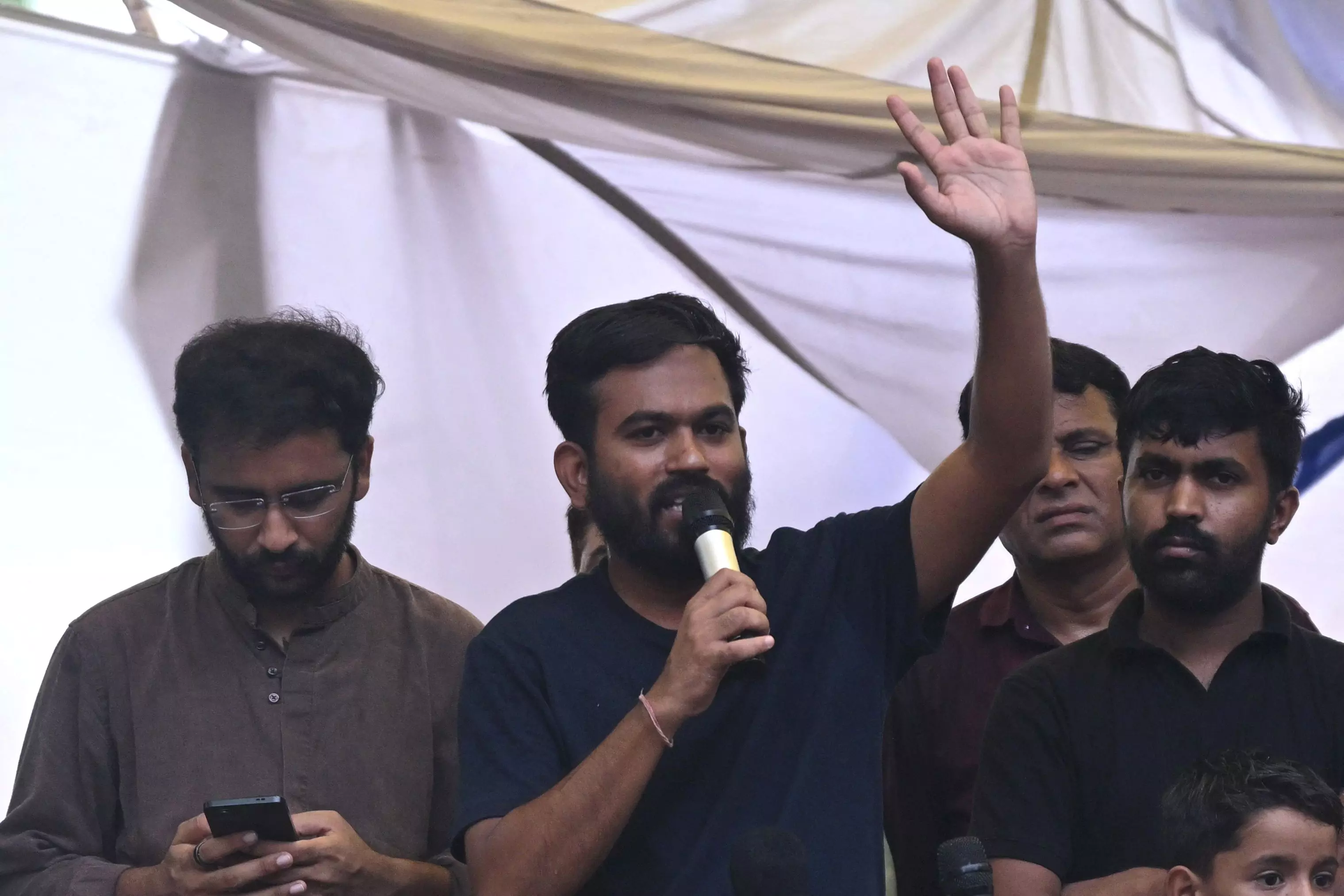 Dipke Slams Delhi Police For Calling Gangster Bishnoi ‘Sahab’ Dipke Slams Delhi Police For Calling Gangster Bishnoi ‘Sahab’