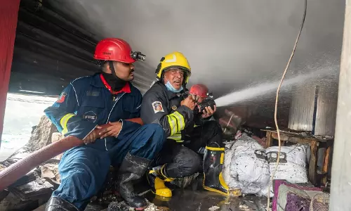 Hyderabad: Major Fire Accident Averted At Patel Cloth Market