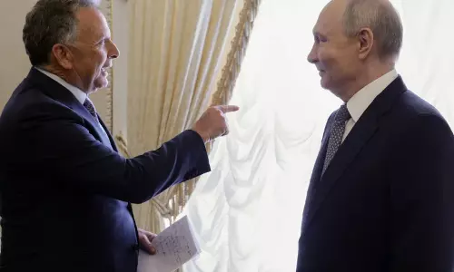 US Envoy Witkoff Meets Putin as Trump Pushes Ukraine for Peace Deal