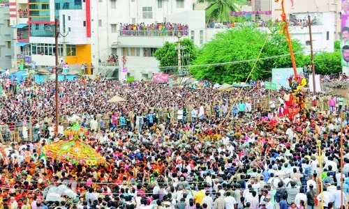 Sirimanu Utsavam To Conclude By 5 Pm; 3.5 Lakh Devotees Expected Sirimanu Utsavam To Conclude By 5 Pm; 3.5 Lakh Devotees Expected