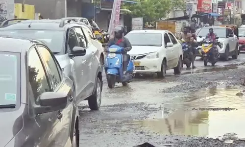 Nightmare For Motorists On Tambaram-Velachery Road