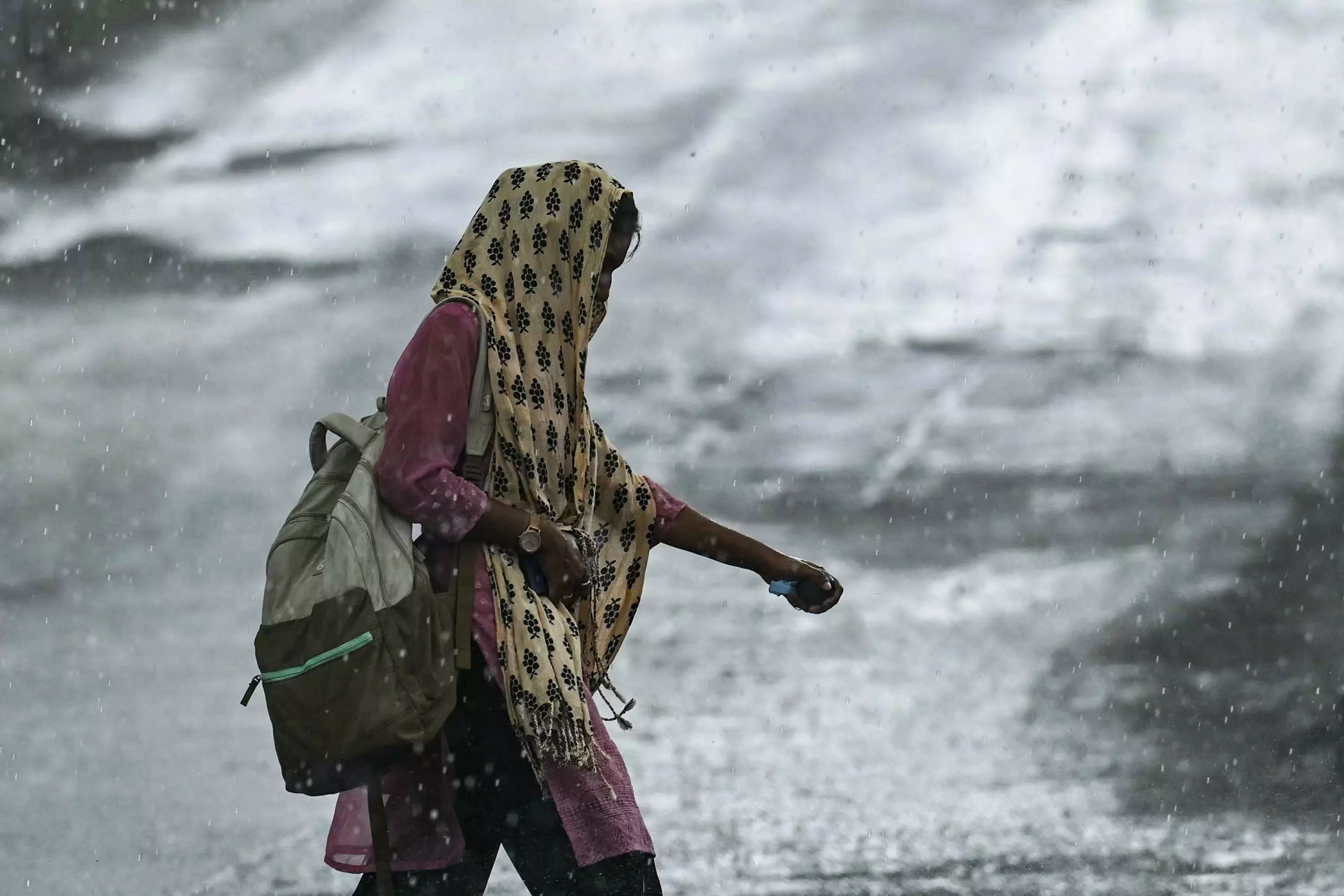 Heavy Rainfall Forces School Closure in Thoothukudi, IMD Forecasts More Rain in Coming Days Heavy Rainfall Forces School Closure in Thoothukudi, IMD Forecasts More Rain in Coming Days