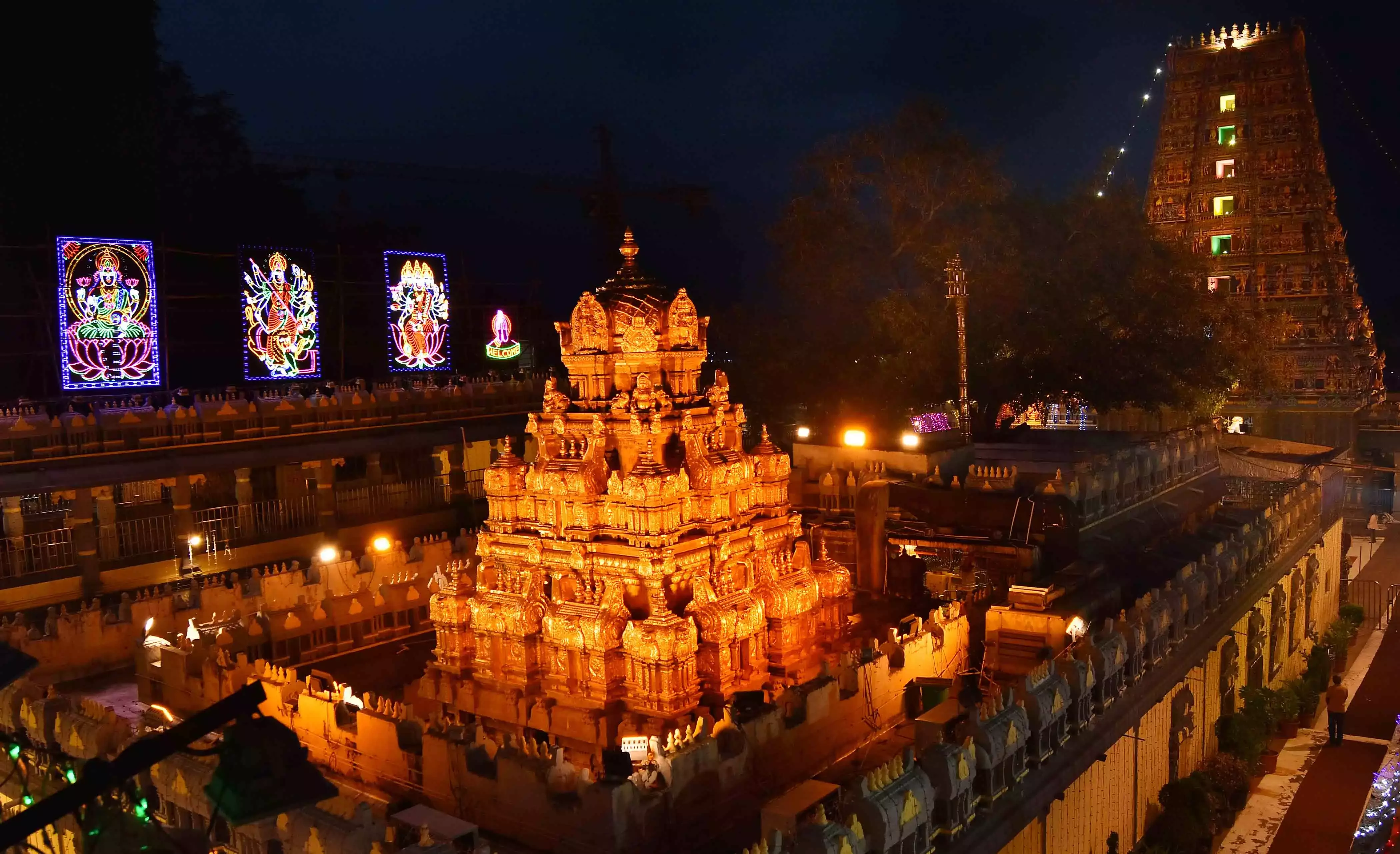 18.29 Lakh Devotees Take Darshan at Indrakeeladri 18.29 Lakh Devotees Take Darshan at Indrakeeladri